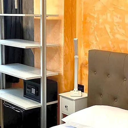 Tech Hotel *